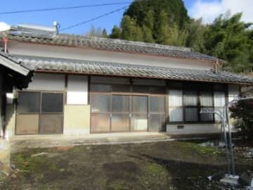 田園地帯に立つ農地付き平屋でのんびり菜園生活【大分県杵築市】空港が近く東京、名古屋、大阪からアクセス良好！