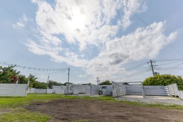 【車中泊の拠点 RVパークを訪ねる】海まで5分！　房総半島の先端にオープンした愛犬と過ごせるRVパークに泊まってみた RVパーク DOG KENNEL