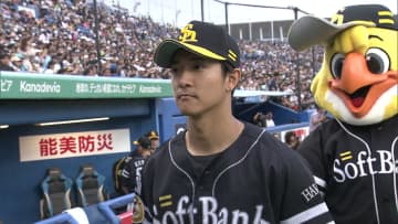 ソフトバンク柳町達「自分でもびっくり」6月は6試合全てマルチ安打　インタビューでは“ハリーホーク”が背後で見つめる