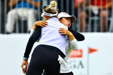 アルバトロスの西郷真央、古江彩佳が1打差2位 ホールインワンの吉田優利も浮上