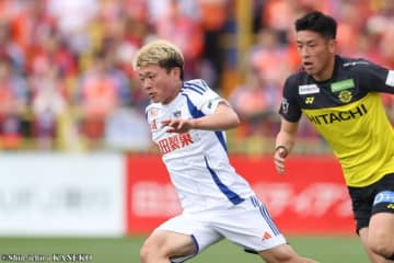 柏、特別登録期間で3人目の新戦力を発表！　新潟からFW小見洋太が完全移籍加入
