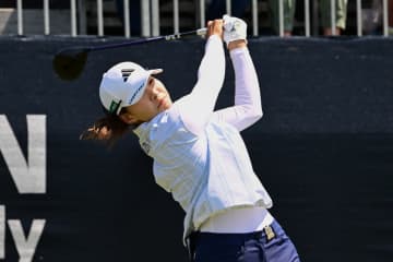 ギリギリ予選突破の渋野日向子　５２位から上位目指す最終日へ「いい方向に爆発したい」