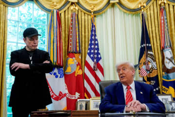 マスク氏がトランプ大統領を攻撃した瞬間に同席した上院議員「つらい離婚」