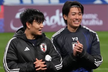 ｢ザイオンだけデカすぎて話が入ってこない｣日本代表3選手の“サイズ感”に驚きの声！｢タケが華奢で可愛いがすぎる｣｢敬斗スマイルで締めるのがマスト｣