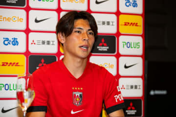 【浦和】小森飛絢が加入会見で決意、目標は「二桁ゴール」。国内複数オファーを受け、「一番魅力的なクラブだと思った」