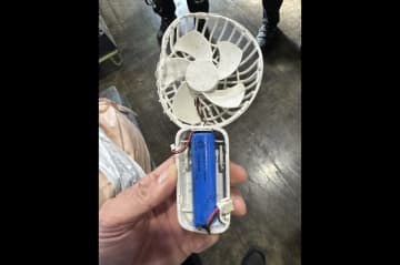 携帯扇風機の「中身」を公開　ゴミ捨て場から発見…「火が出る可能性があります」注意喚起