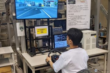 電車と自動運転のクルマ、踏切事故をどう防ぐ？  東大生研のキャンパス公開で最先端技術を知る（東京都目黒区）