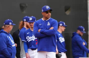 ロバーツ監督は拙攻続きに「感情の波が押し寄せてくる」キケは「大したことない」と涼しい顔