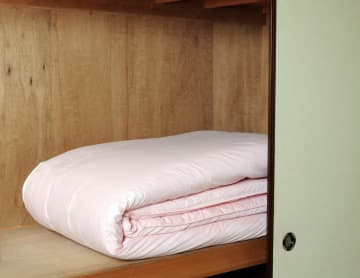 掛け布団をしまう時の4つのタブー　そのまま収納するとどうなる？