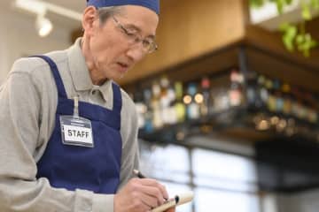 76歳男性「アルバイト生活になるとは思ってもみなかった」貯金150万円、老後のお金の実態
