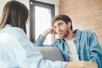 “たかが咀嚼音”で夜も拒否され、レス、離婚寸前……。そんな夫がふと気づいた“本当の問題”とは
