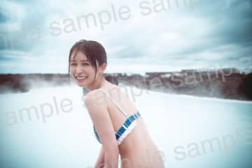 長濱ねる「美背中ショット」特典ポスターが公開　2nd写真集発売記念配信第二弾決定