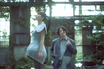 真部脩一×Hinanoによる新ユニット Widescreen Baroque始動　新曲「Door to Door」配信＆MVプレミア公開