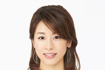 40歳・加藤綾子 白スカートから美脚披露「足細くて綺麗」「少し痩せました？」「ママになってもスタイル変わらん」とネット絶賛
