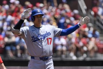 大谷翔平　今季初の死球！左足首付近に直撃で悶絶…４打数１安打で12カード連続本塁打ならず