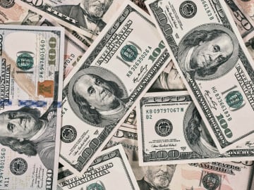 中国の外貨準備高3兆2853億ドルに