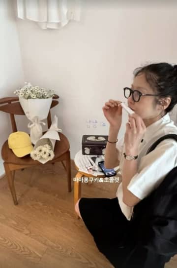 女優コ・ヒョンジョン、釜山旅行を満喫…女子大生みたいな雰囲気