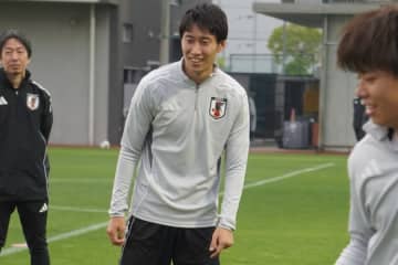携帯“没収”、朝練参加…帽子にイヤホン姿から遂げた変貌　鎌田大地が示す森保J新リーダー