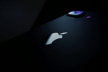 次期「iPhone 17 Air」、可変ディスプレイは見送り!?