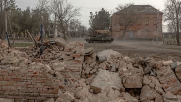ロシア軍、ウクライナ中部に進軍と発表　ウクライナは否定