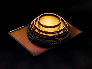 カラーネガフィルム「Kodak Portra 400」の色調など再現するレンズフィルター　ハイライトに温かみを　コントラストも柔らかく