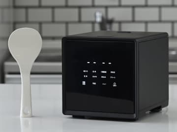 山善、置きやすいキューブ型炊飯器の2合炊き