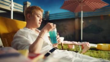 EXO ディオ、デビュー後初の金髪に挑戦！7月7日に初のフルアルバム「BLISS」でカムバック