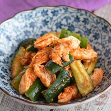 【きゅうり買ってきたらコレを作るべし】「この味つけ、やばっ」「秒でなくなる」ピリ辛系好きにドンピシャな和え物レシピ