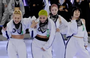 TWICEモモの姉、大胆な足上げ披露しJ.Y. Parkも絶叫！「かっけぇ！」「ハナちゃんええねー」と絶賛の声