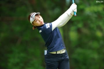 ＜中間速報＞早川夏未が6アンダーで単独首位　2打差2位に岡田梨沙【マイナビ ネクストヒロインツアー】