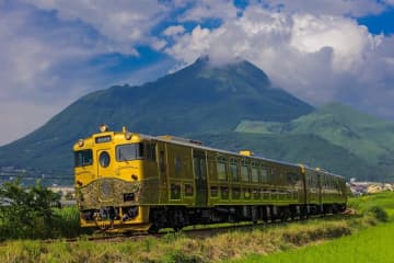 豪華観光列車「或る列車」8月で運行10周年！ 「NARISAWA」成澤シェフがもてなす特別ツアーを開催