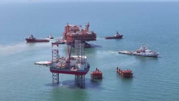 中国、渤海最大の石油・ガスプラットフォームの設置を完了