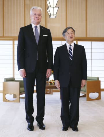 リトアニア大統領と会見　天皇陛下、皇居・御所