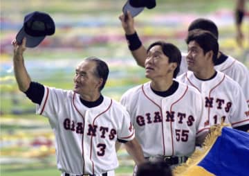 ミスタープロ野球・長嶋茂雄の光と影【白球つれづれ】
