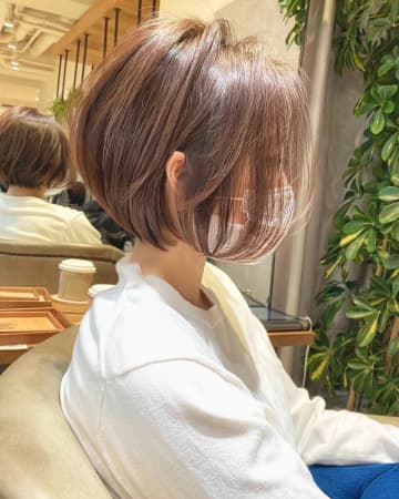 【50代】夏前に切るなら→「丸みショートボブ」で上品にイメチェン！