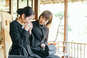 家族を失った人へかけるべき言葉５つ　絶対言ってはいけないNG表現も解説