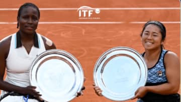 上地結衣ペアが全仏OP優勝！　最高の笑顔の1枚にお祝い殺到「Champions」「結衣ちゃんおめでとう」