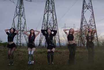 ITZY、タイトル曲「Girls Will Be Girls」MV公開…ダイナミックなパフォーマンスを披露