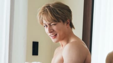 白濱亜嵐 ベッドで魅せる“肉体美”＆“彼女目線”を楽しめるショット解禁 8年ぶりセカンド写真集のタイトルは『Hallelujah!!』に決定！