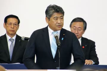 自民、物価高で給付検討　参院選公約、税収増還元