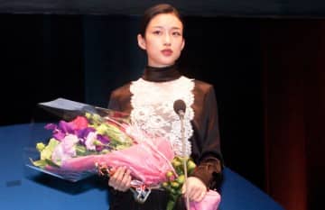 河合優実『あんのこと』で主演女優賞　心と体を捧げた「誇りに思える作品」【日本映画批評家大賞】