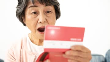 「退職金2,800万円が…ない！」63歳妻が通帳見て絶句…〈年金19万円〉67歳・元公務員夫の「まさかの仰天告白」に腰抜かしたワケ