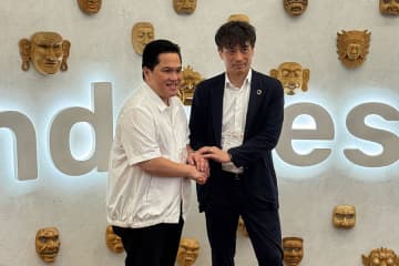 宮本会長がインドネシアの敵情視察？「楽しいですね」　万博でパビリオン見学…歓迎に現れた“大物”
