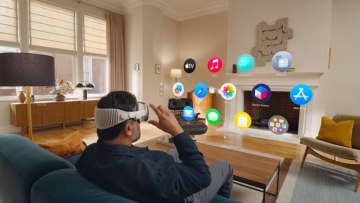 アップル、Vision Proを強化する「visionOS 26」発表。Personaがよりリアルに、PS VR2コントローラー対応も