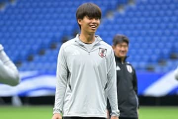「だいぶ高かったですね」20歳の日本代表DFがC・ロナウドとのマッチアップを回想「対応を少し変えて…」