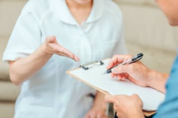 75歳になったのに窓口負担額が「3割負担」のままです。周囲は1割負担なのですが私が稼ぎ過ぎなのでしょうか？