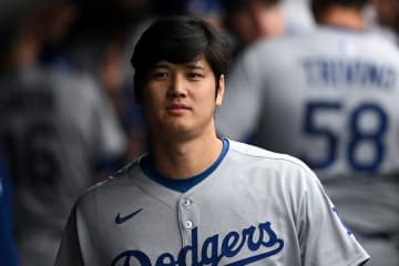大谷翔平が“キリッ”　首位攻防戦へ見せた意外な一幕…“カジュアルコーデ”で挑む敵地3連戦