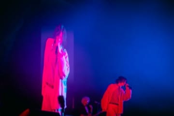 米津玄師、「Plazma」「BOW AND ARROW」のライヴ映像公開