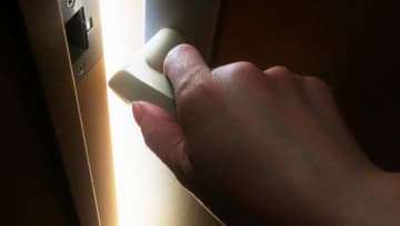 年金月14万円・70代母の介護だけでなく…シングルマザー長女、人にいえないもうひとつの苦悩は「狭くて古い実家2階」に閉じこもる「無職・引きこもり・50歳」の兄の存在