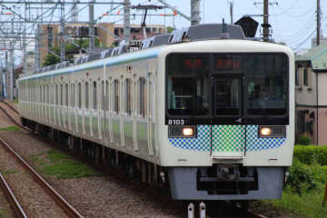 たった1編成！西武8000系「サステナ車両」、どう見つける・撮る？